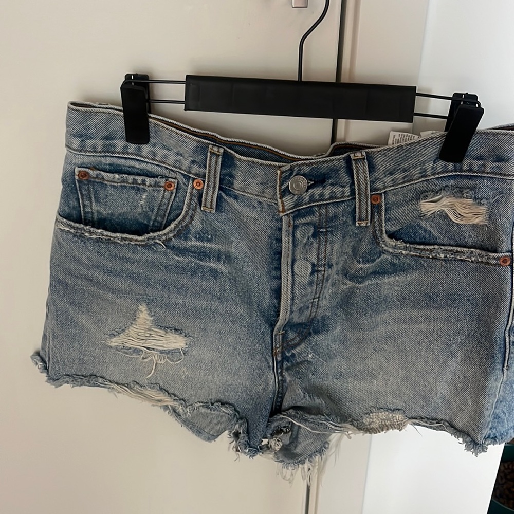 Levi distressed denim shorts waist 30